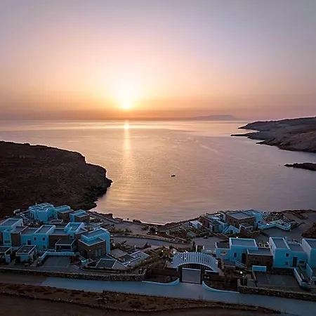 Отель Semeli Coast Mykonos Curio Collection By Hilton 4*